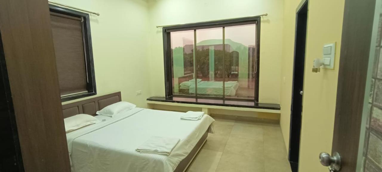 Rain Forest Resort Lonavala Exteriör bild